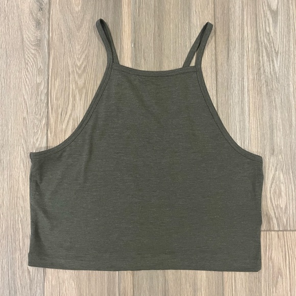 Green cropped tank top - Picture 1 of 6